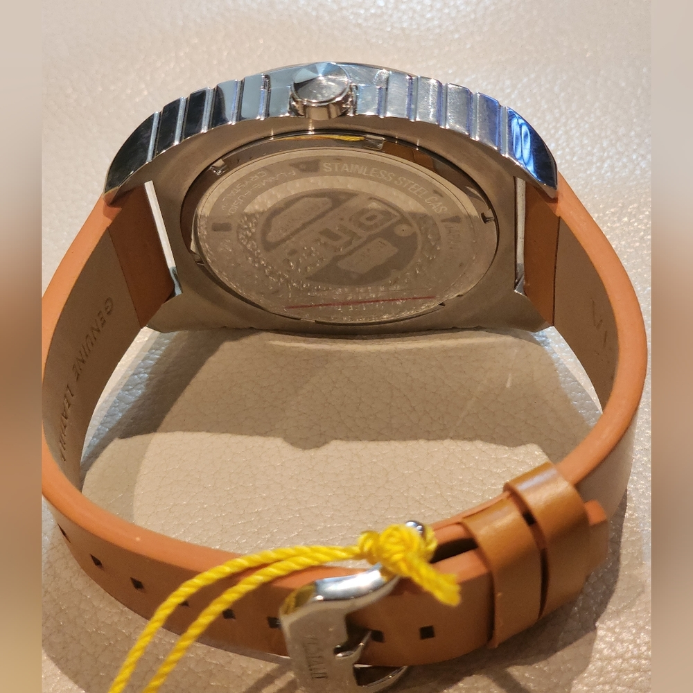 Mens Watch - Picture 3 of 8